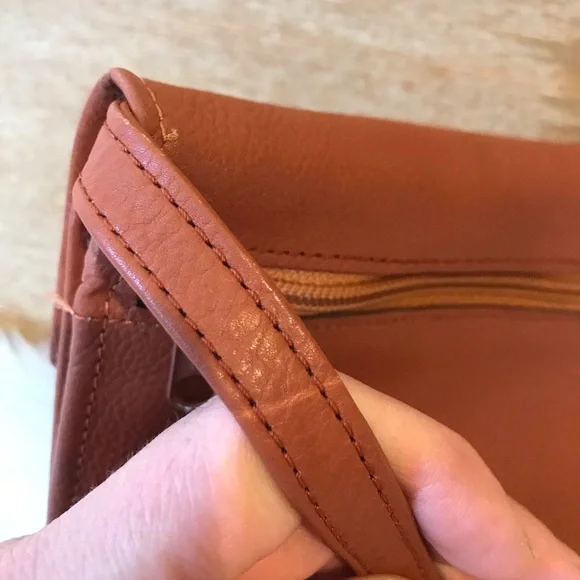 💙 5/$20 Vintage Tusk Small Crossbody Bag/Wallet - Picture 8 of 15